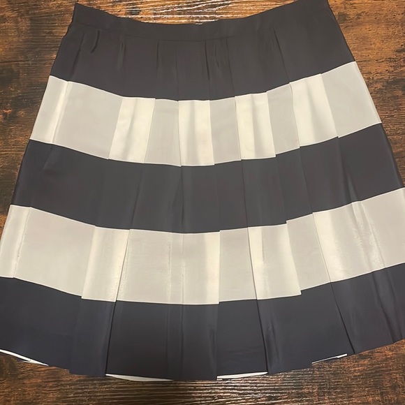 J. Crew Dresses & Skirts - Flirty JCrew Skirt!
